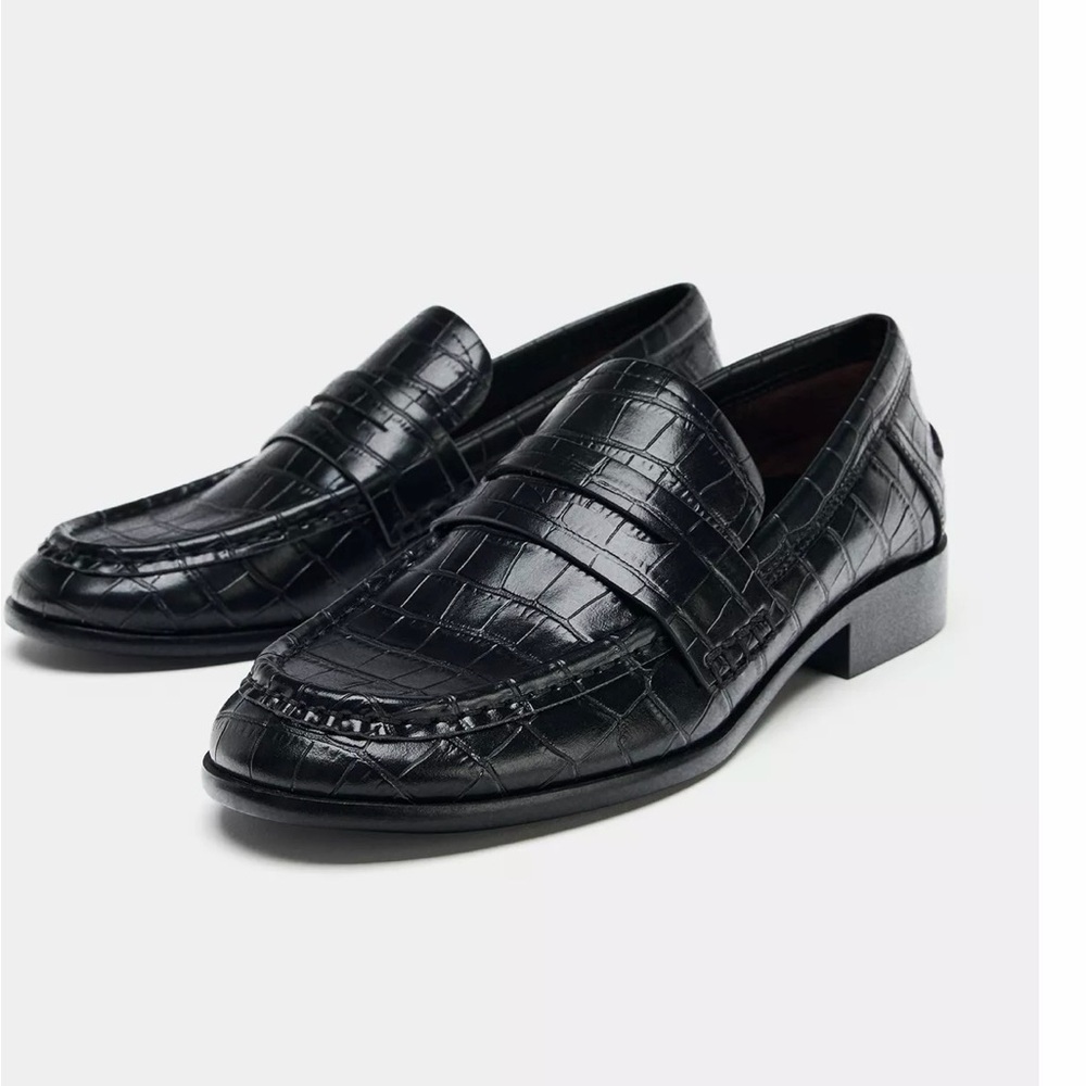 Women Zara Black Loafers